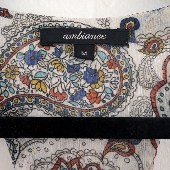 🛍️4 For $15🛍️Ambiance Gray and White Asymmetrical Tank Top - Picture 3 of 9